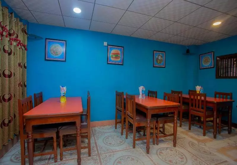 هتل Gauri By Oyo Rooms
