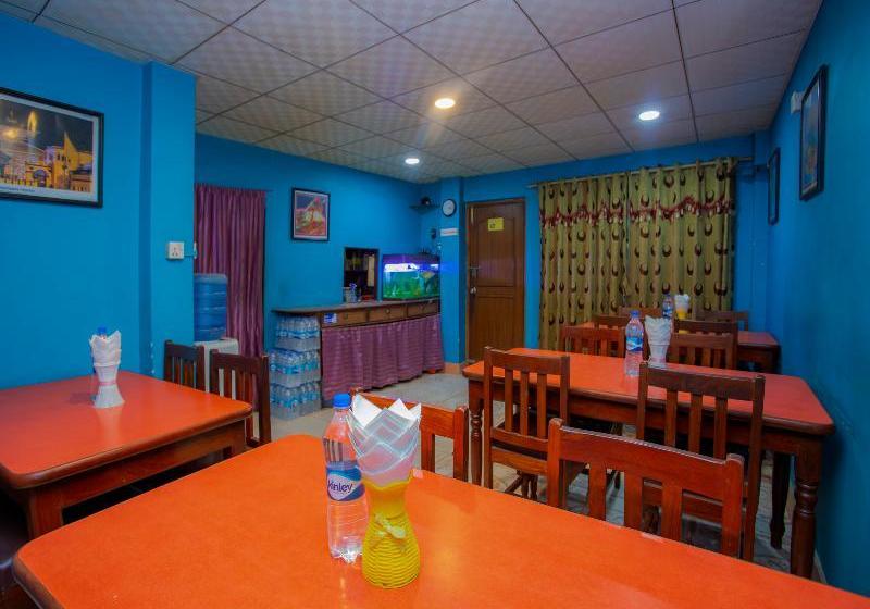 هتل Gauri By Oyo Rooms