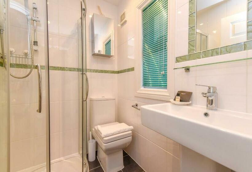 בית מלון כפרי Twelfth Night Guesthouse