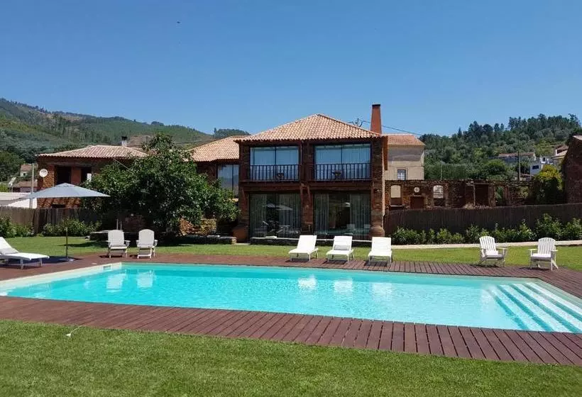 Hotelli Casa De Baixo Nature