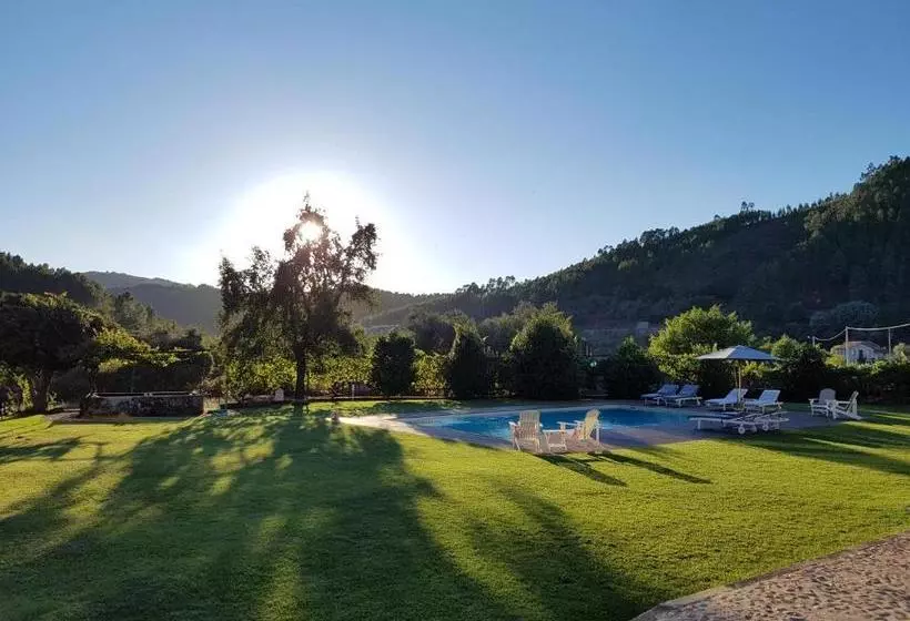 Hotelli Casa De Baixo Nature