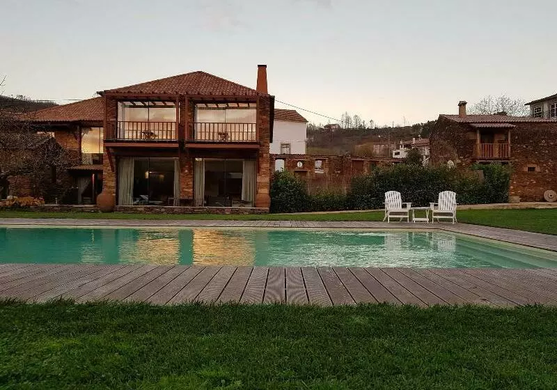 Hotelli Casa De Baixo Nature