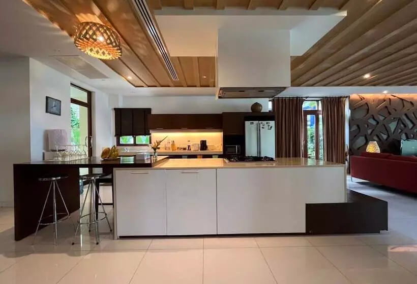 Amatapura Beach Villa 10