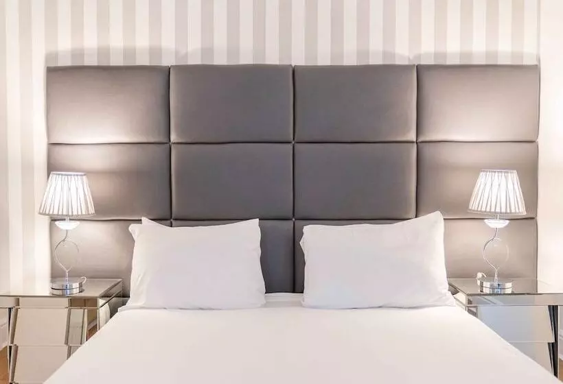 مسافرخانه Edinburgh Castle Apartments