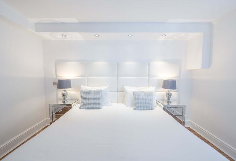 مسافرخانه Edinburgh Castle Apartments