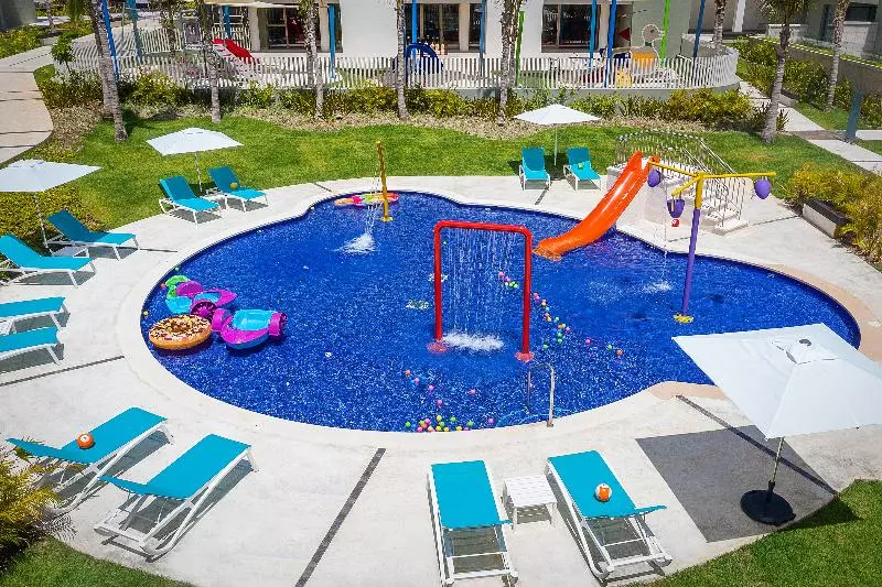 Hotelli Catalonia Grand Costa Mujeres All Suites & Spa   All Inclusive