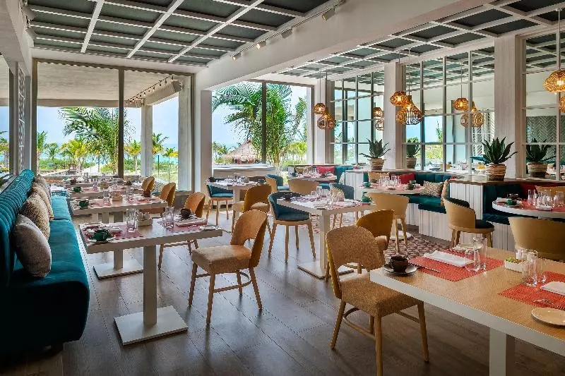 Hotelli Catalonia Grand Costa Mujeres All Suites & Spa   All Inclusive