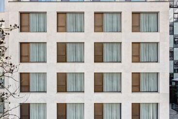 Stage 12 Hotel By Penz