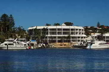 Resort Pier 21 Riverside Apartment
