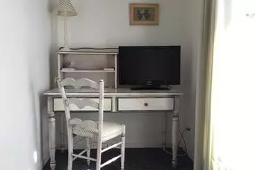 Отель Auberge Des Pins   Teritoria