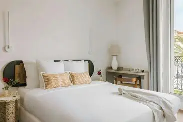 Hotel Crisol Lumière