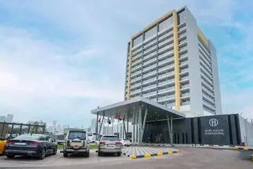 Hotel Holiday International