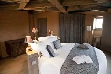 فندق Chateau De Mercues