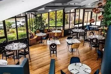 Отель Hôtel Restaurant Du Château De La Tour