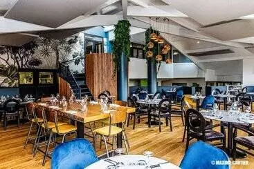 Hotel Hôtel Restaurant Du Château De La Tour