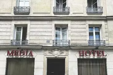 ホテル Hôtel Média
