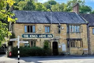 בית מלון כפרי The Kings Arms Inn