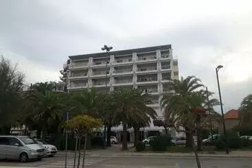 Turistihuoneistot Fronte Mare Centrale Riviera Palace Giulianova Apartment Nei Mesi Di Luglio E Agosto Prenotazioni So