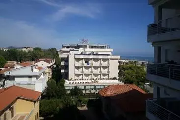 Apartamenty turystyczne Fronte Mare Centrale Riviera Palace Giulianova Apartment Nei Mesi Di Luglio E Agosto Prenotazioni So