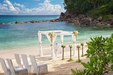 Hotel Avani Barbarons Seychelles Resort