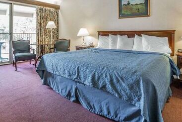 هتل Econo Lodge Near Reno Sparks Convention Center