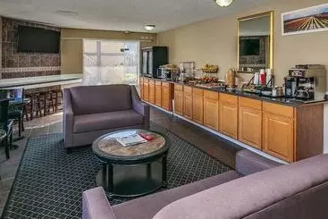 فندق Coachman Inn