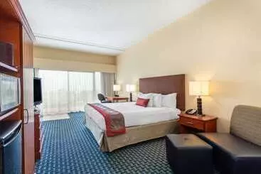 فندق Ramada Plaza By Wyndham Virginia Beach Oceanfront