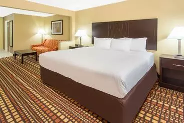 فندق Days Inn & Suites By Wyndham Davenport East