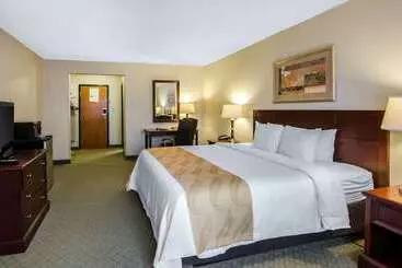 בית מלון כפרי Quality Inn