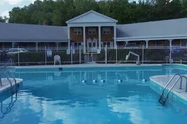 בית מלון כפרי Governor House Inn Arlington/falls Church