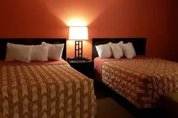 בית מלון כפרי Howard Johnson By Wyndham Flagstaff University West