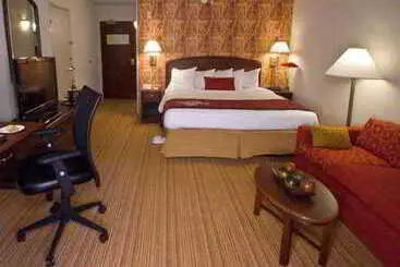 Otel Courtyard By Marriott Lansing