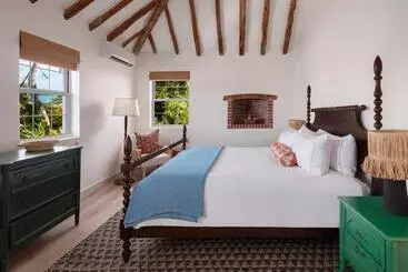 Hotel Cambridge Beaches Resort And Spa