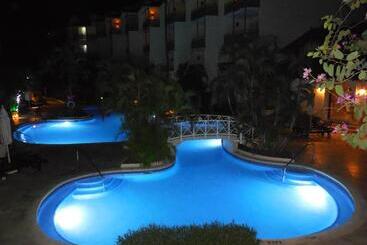 هتل Mango Bay All Inclusive