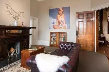 Отель Arcoona Manor