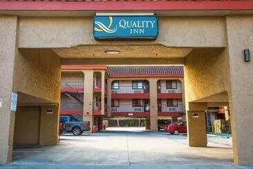 מלון דירות Quality Inn Downey