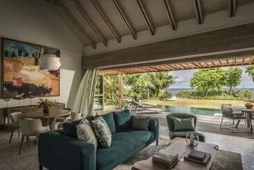 هتل Four Seasons Resort Seychelles At Desroches Island