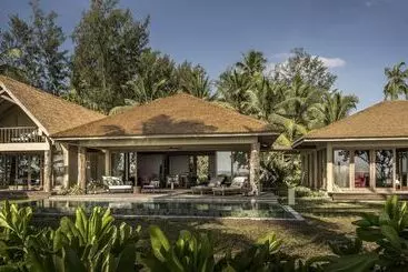 Hotel Four Seasons Resort Seychelles At Desroches Island