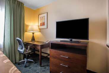 هتل Quality Inn & Suites Bloomington I 55 And I 74