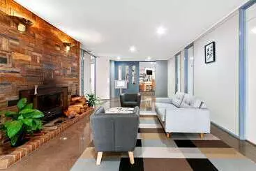 هتل Quality Inn & Suites Traralgon