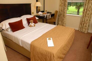 Hatherley Manor Hotel & Spa