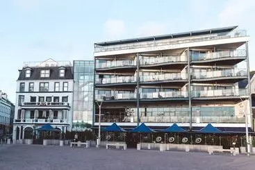 هتل The Royal Yacht