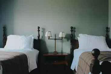 Hotel The Cooper S Inn