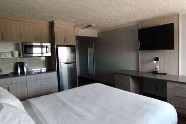 هتل Wyndham Garden Medicine Hat Conference Center