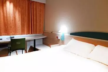 בית מלון כפרי Ibis Caen Porte D’angleterre