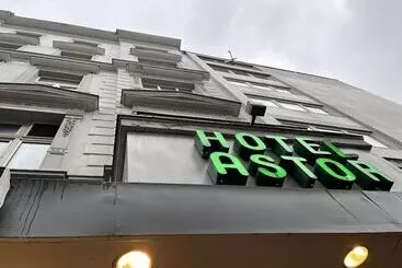 فندق Astor