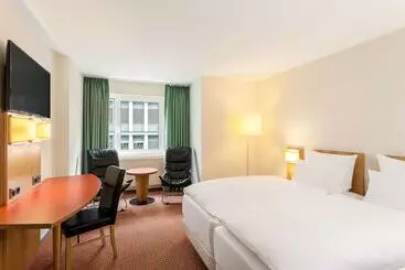 هتل NH Berlin City Ost