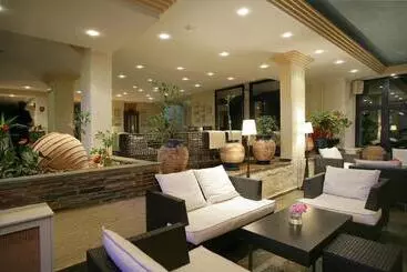 فندق Andros Holiday