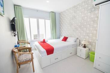 Отель Reddoorz Near Sc Vivocity Mall 2