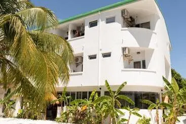 Pension  Dhiffushi Inn